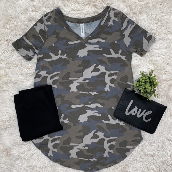 Zenana Premium V-neck Tee 💗 Camouflage - Picture 8 of 11